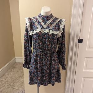 H&M blue floral prairie style long sleeve dress with white lace trim size M